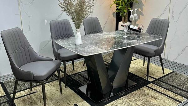 Bàn Ăn Mặt Đá Venge