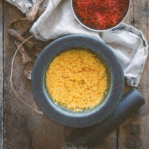 Tự làm muối gia vị saffron sẵn sàng cho món ngon trong bếp