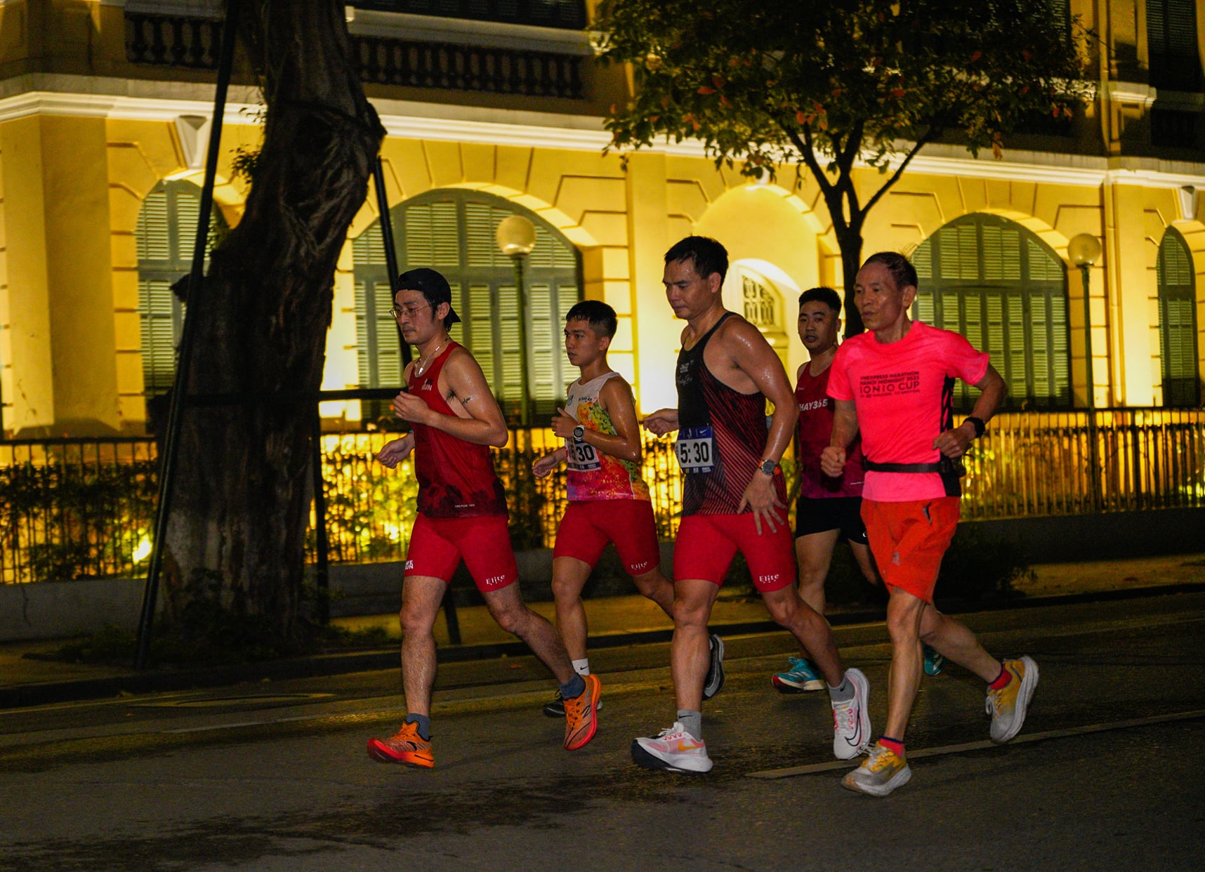 Cách vượt qua “cực điểm” trong chạy bộ!!!