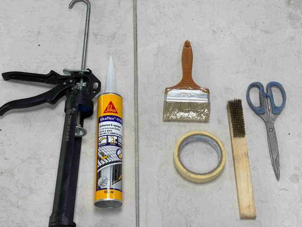 Chuẩn bị sản phẩm Sika 11 FC+ và dụng cụ