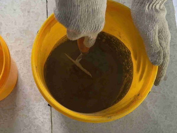 Trộn SikaShield W1