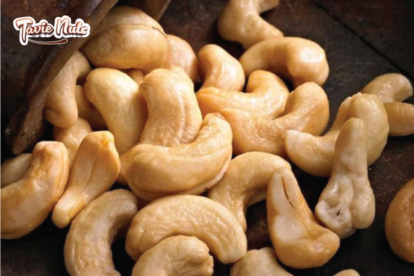 Tại sao nên ăn hạt điều đúng cách?