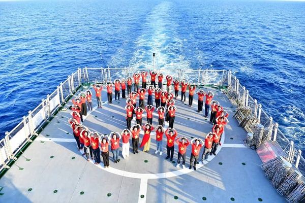 TỪ NƠI BIỂN ĐẢO THIÊNG LIÊNG HƯỚNG VỀ THÀNH PHỐ MANG TÊN BÁC
