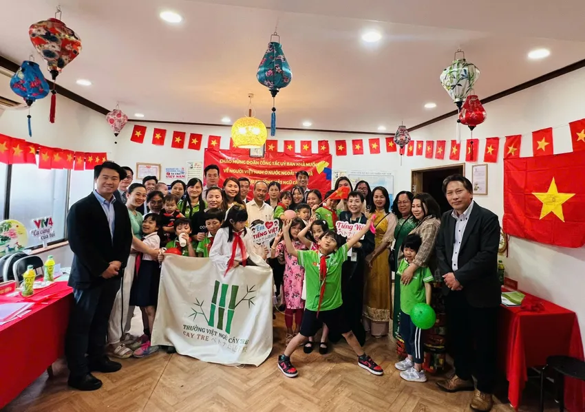 ĐẨY MẠNH CÁC CHƯƠNG TRÌNH DẠY TIẾNG VIỆT CHO CỘNG ĐỒNG NGƯỜI VIỆT NAM TẠI NHẬT BẢN