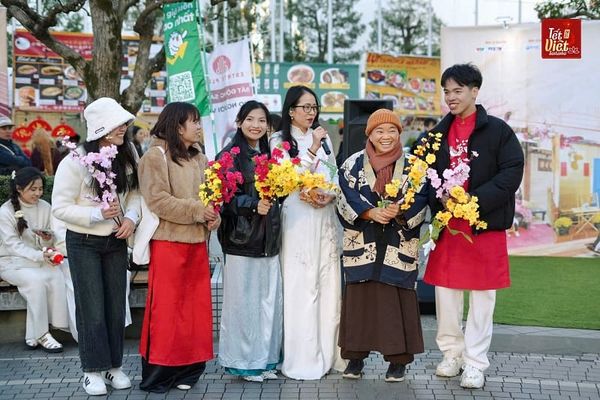 TÔN VINH VĂN HÓA DÂN TỘC QUA LỄ HỘI 