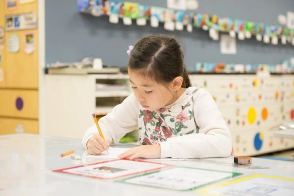 TRẺ EM NHẬT BẢN VÀ HỘI CHỨNG THÁNG 6: HỒI CHUÔNG BÁO ĐỘNG VỀ SỨC KHỎE TÂM LÝ HỌC ĐƯỜNG