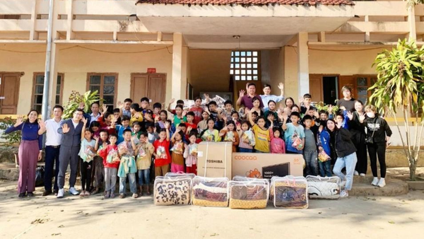 VIETNAMESE ASSOCIATION IN SAITAMA GIVES 200 GIFTS AND SUPPORTS 5 FAMILIES IN DIFFICULT CIRCUMSTANCES IN LANG SON