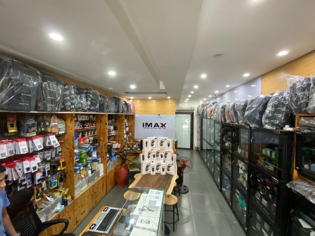 Mua phụ kiện máy ảnh ở đâu giá tốt, nhiều chủng loại?