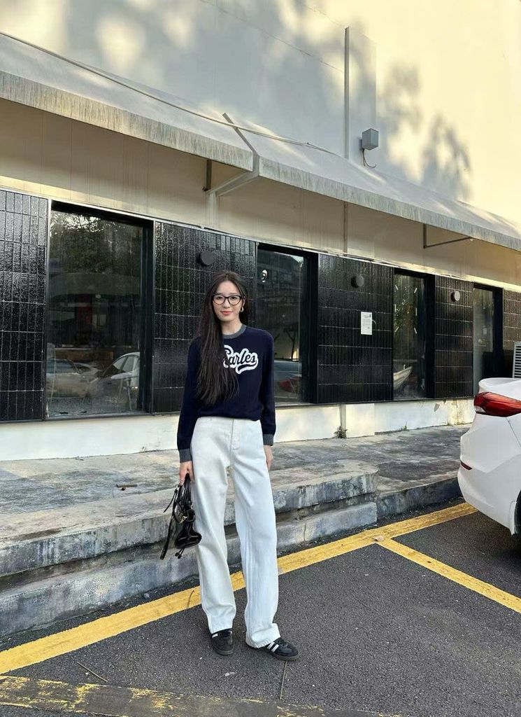 4 Gợi Ý Mix & Match Màu Xanh Navy Từ Công Sở Đến Dạo Phố