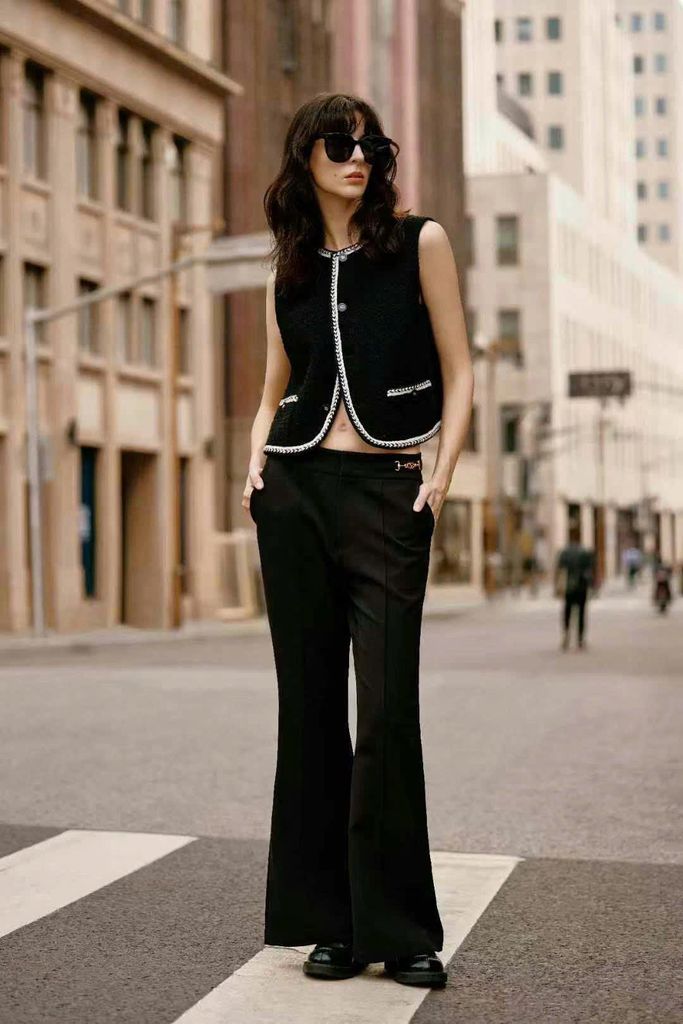 Tại sao quần tây đen luôn là món đồ “must-have” trong tủ quần áo của mọi cô gái?