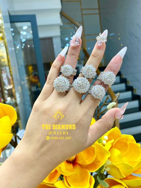 Bạn Muốn Trang Sức Lấp Lánh Như Kim Cương Thật Nhưng Tiết Kiệm Tiền?