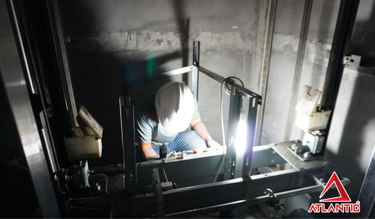 10 dấu hiệu cho thấy bạn cần nâng cấp thang máy gia đình ngay