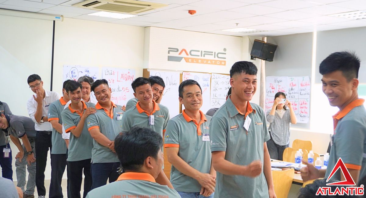Các kỹ thuật viên tham gia tích cực và năng nổ
