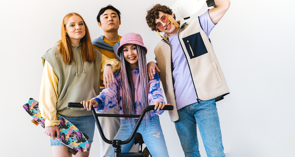 Xu Hướng Thời Trang Xuân Hè 2024: Bùng Nổ Sắc Màu Và Cá Tính