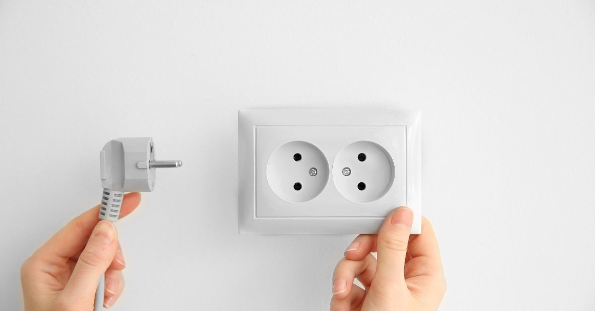 Làm sao để biết ổ cắm có bị lỏng không ?