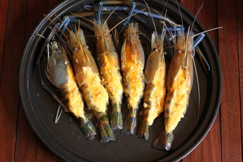 Làm tôm nướng phô mai bằng nồi chiên không dầu giòn ngon nức nở