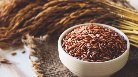 Gạo Lứt Bao Nhiêu Calo? Ăn Gạo Lứt Giảm Cân Không?