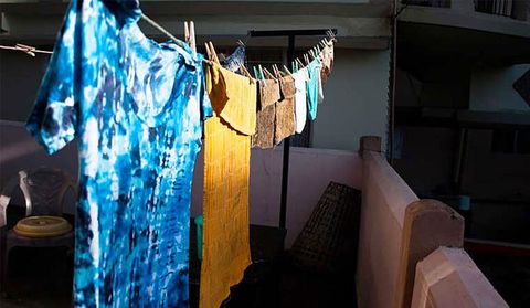 [Giải đáp] Tại sao phơi quần áo ban đêm không tốt?