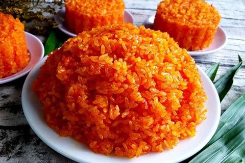 Cách nấu xôi gấc nước cốt dừa dẻo ngon tại nhà