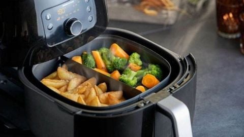 Hâm đồ ăn bằng nồi chiên không dầu vừa nhanh vừa tiện