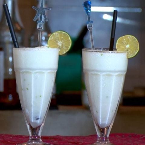 Cách làm sinh tố sữa chua ngon mát tại nhà vào ngày hè