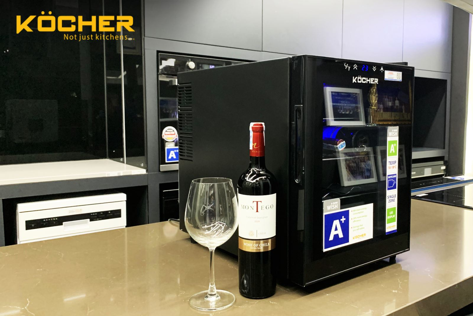 Tủ rượu vang KOCHER KWEU-1012B: Sự lựa chọn hoàn hảo cho những tín đồ yêu cái say