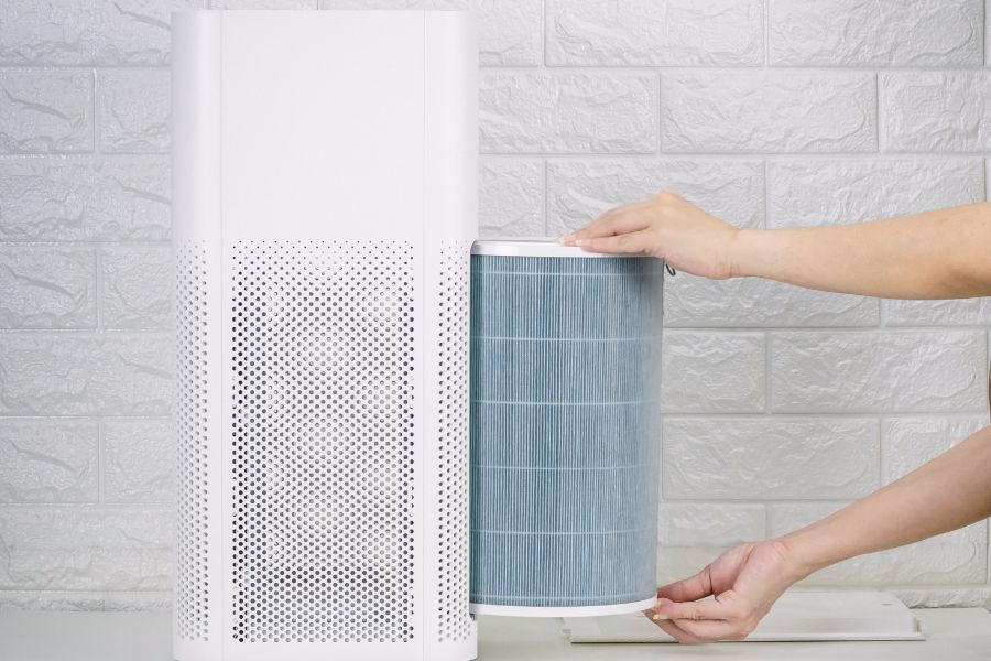 Cách vệ sinh máy lọc không khí đơn giản, đúng cách tại nhà