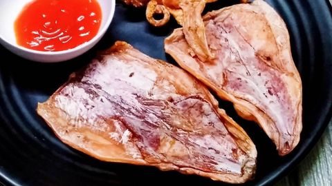 Cách nướng mực bằng nồi chiên không dầu siêu dễ thơm ngon