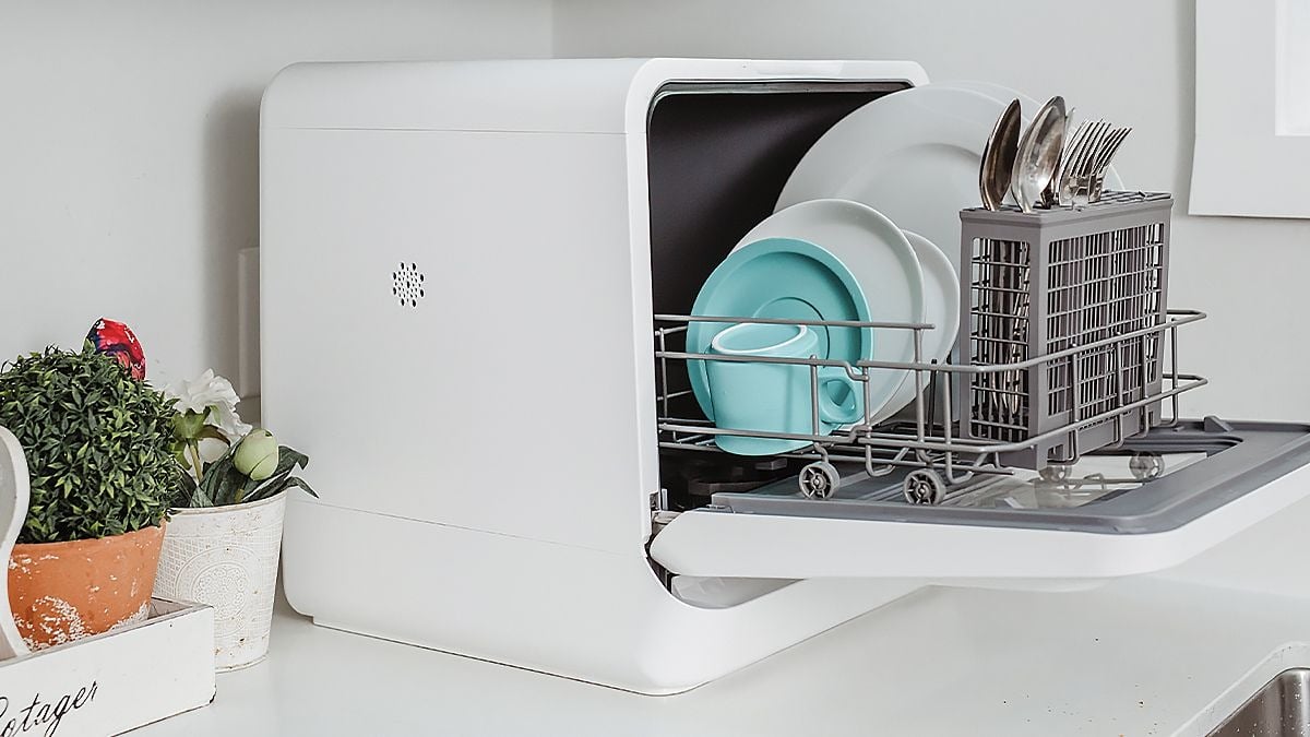 Máy rửa chén mini có đáng mua không? So sánh với máy rửa chén cỡ lớn