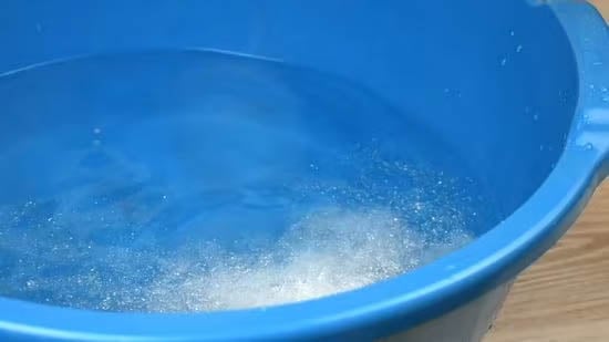 Cách giặt áo phao lông vũ không bị vón lông cực an toàn đơn giản