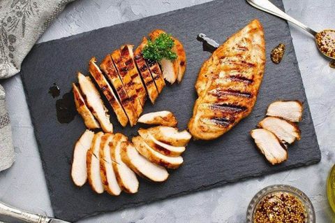 Cách nướng ức gà bằng nồi chiên không dầu ngon siêu nhanh