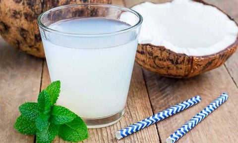 Uống nước dừa có tác dụng gì? 12 công dụng của nước dừa đối với sức khỏe
