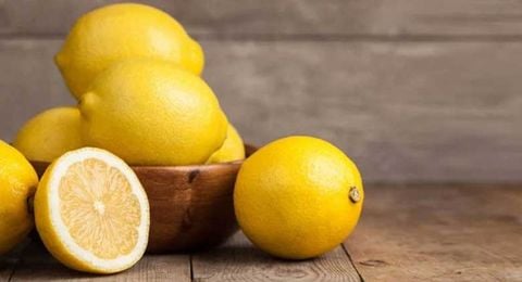 5 Cách tẩy vết bẩn trên áo màu hiệu quả nhanh chóng tại nhà