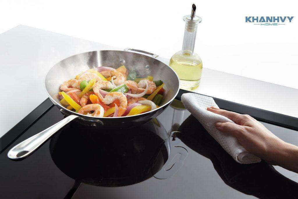 Bếp hồng ngoại bị cháy mặt kính: nguyên nhân và cách xử lý
