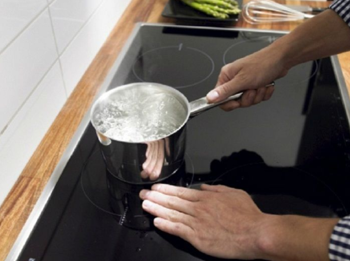 10 lỗi thường gặp khi sử dụng bếp điện từ