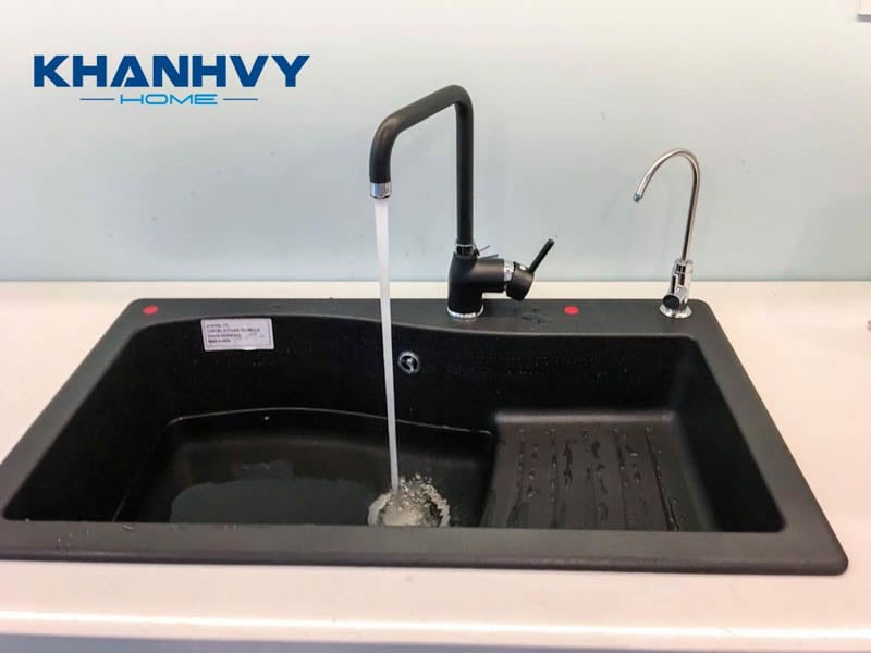Chậu rửa chén inox hay chậu rửa chén bằng đá tốt hơn, nên mua loại nào?