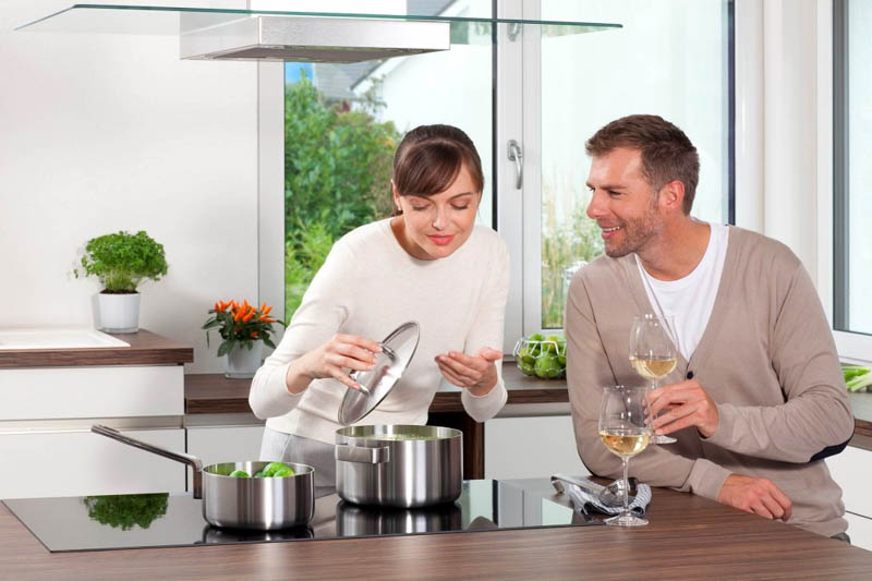 Sử dụng bếp từ an toàn cho sức khỏe của các thành viên