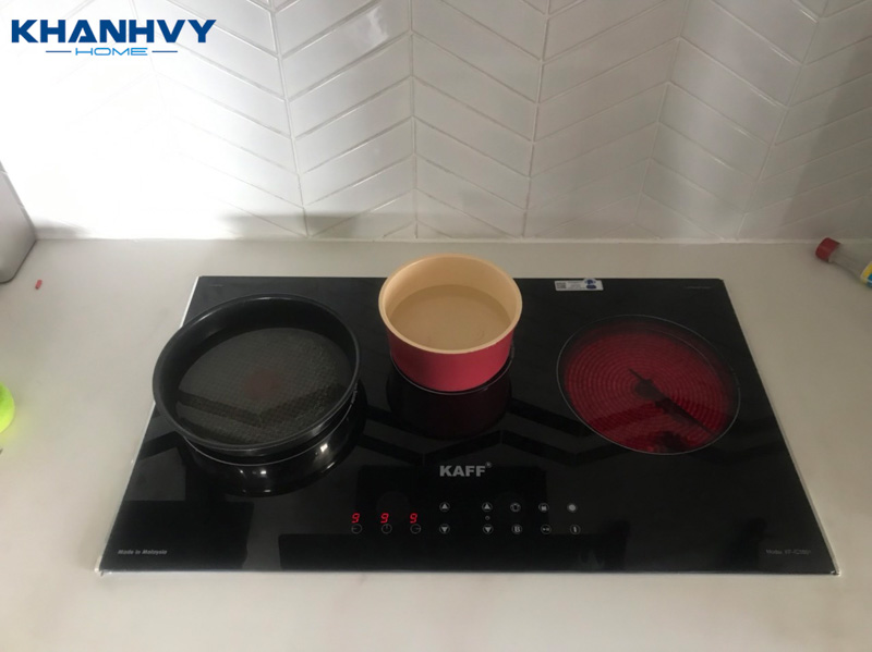  Có nhiều nguyên nhân khiến mặt kính bếp điện từ bị nứt, vỡ, bạn cần chọn dịch vụ sửa chữa uy tín để thay thế mặt kính bếp điện từ
