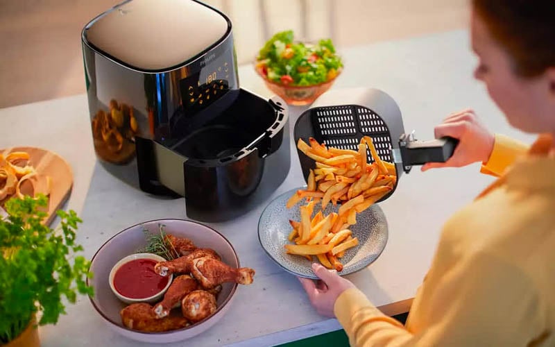 Dùng nồi chiên không dầu có thể tạo ra một số hợp chất có hại
