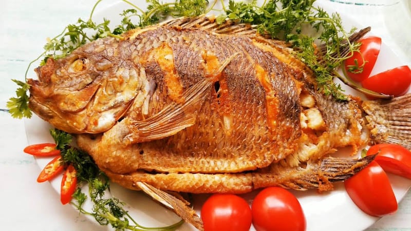 Cá chiên rán ngon miệng, giòn và thơm phức