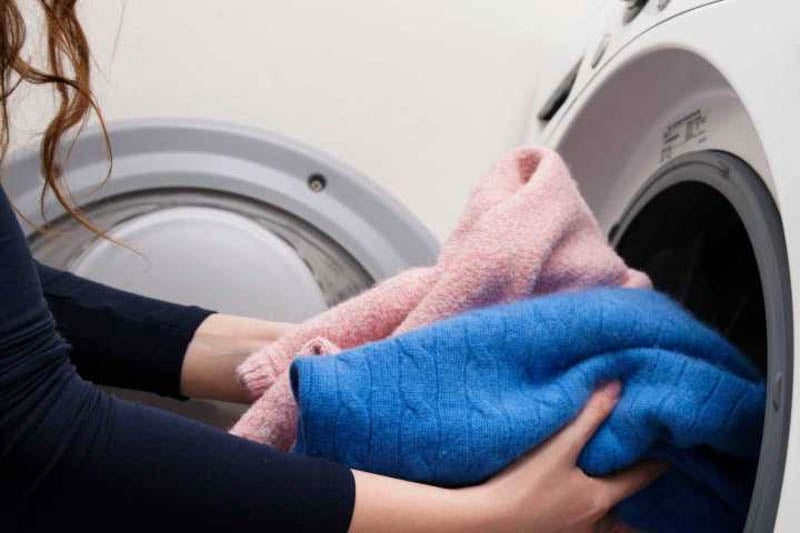Giặt áo len bằng máy giặt