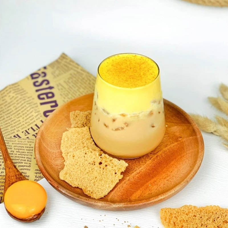 Thưởng thức ly trà sữa kem trứng nướng