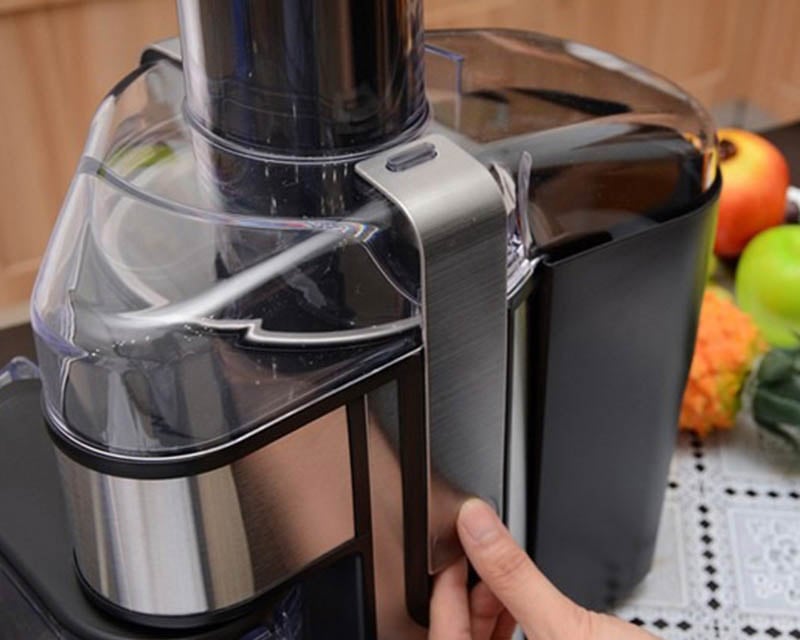 Lắp ráp thân máy và kiểm tra nguồn cắm điện
