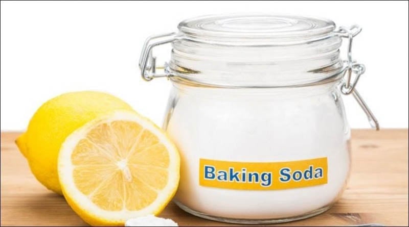 Cách tẩy áo trắng bị ngả màu bằng chanh và baking soda
