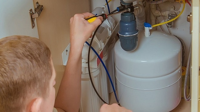 Máy lọc nước không chạy do van bị hỏng