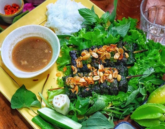 Bò nướng lá lốt là món ăn được nhiều người ưa thích
