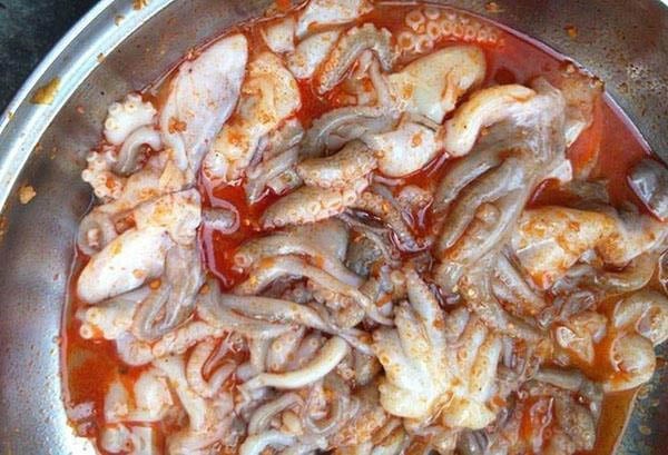 Ướp bạch tuộc để nướng nồi chiên không dầu