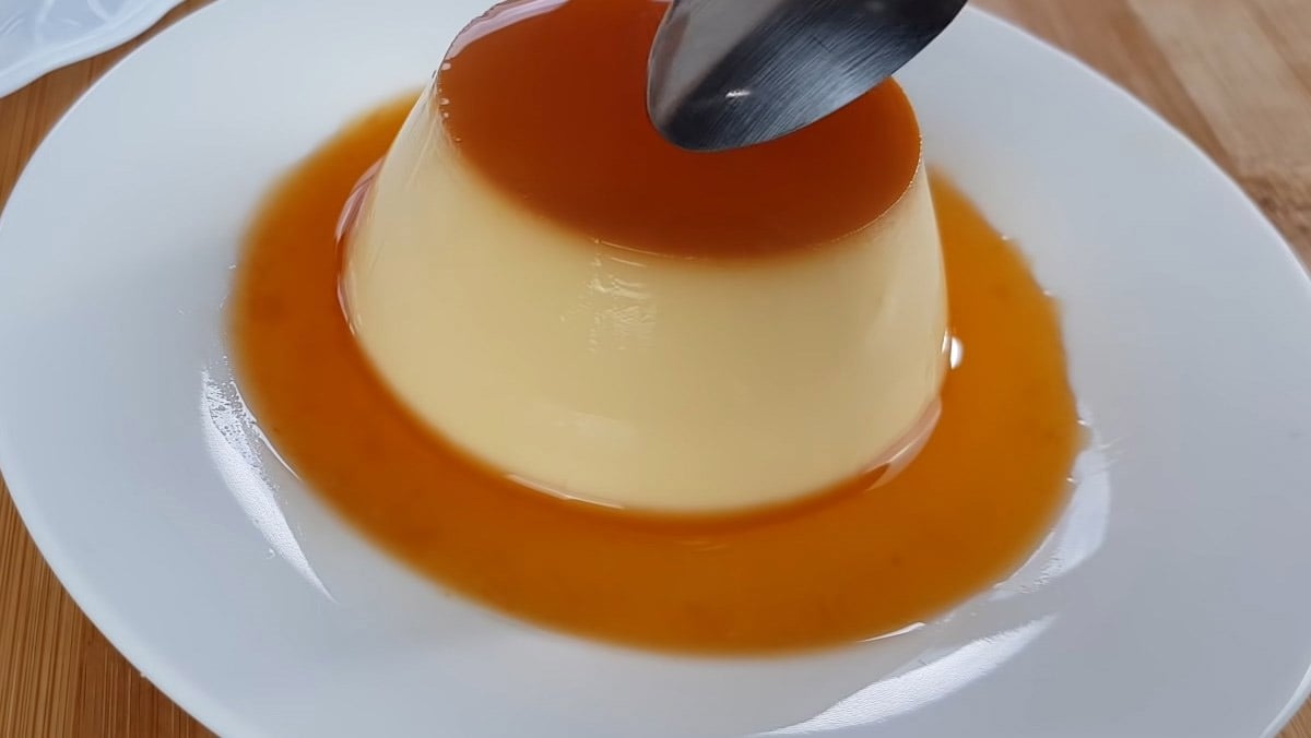 Bánh flan sữa tươi cùng sữa đặc nướng