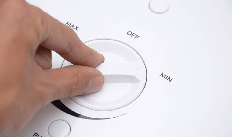 Điều chỉnh núm vặn nhiệt độ