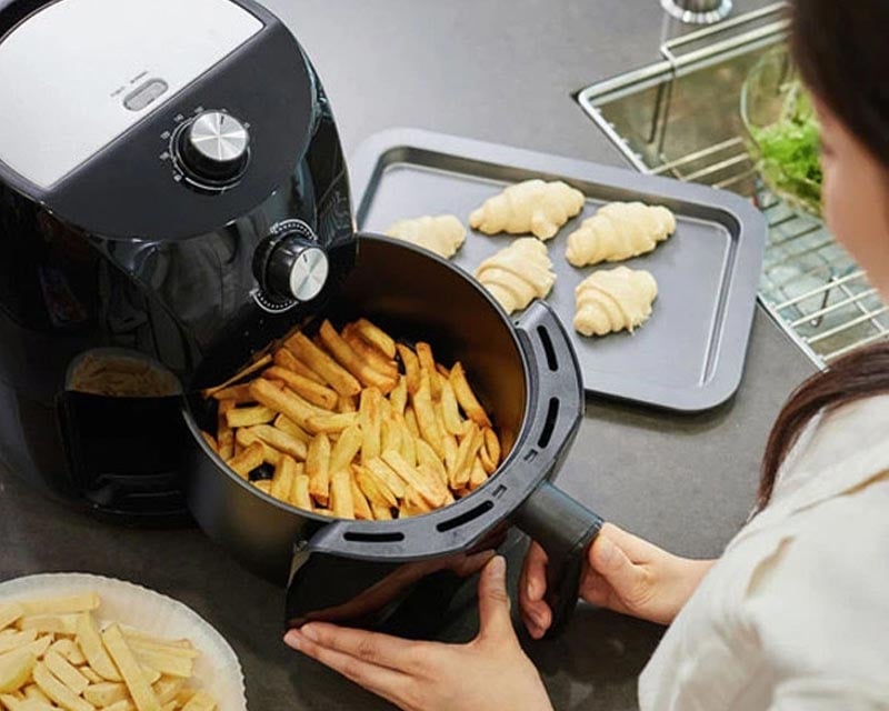Nồi chiên không dầu nấu nhanh hơn so với phương pháp truyền thống